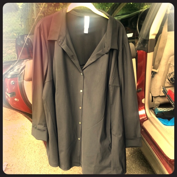 MarlaWynne Luxe StretchTechshirt - Picture 1 of 1